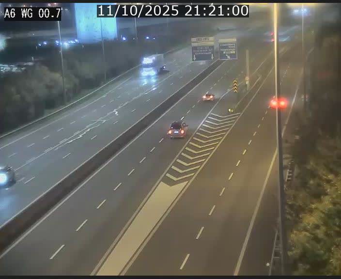 Traffic live webcam Luxembourg Croix de Cessange - A6 - BK 0.7 - direction A3 France