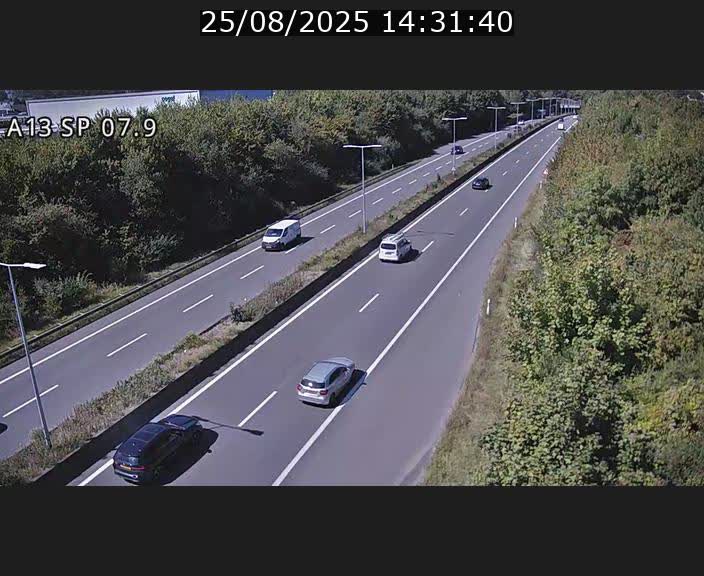 Traffic live webcam Luxembourg Jonction Lankelz - A13 direction Pétange - BK 7.9