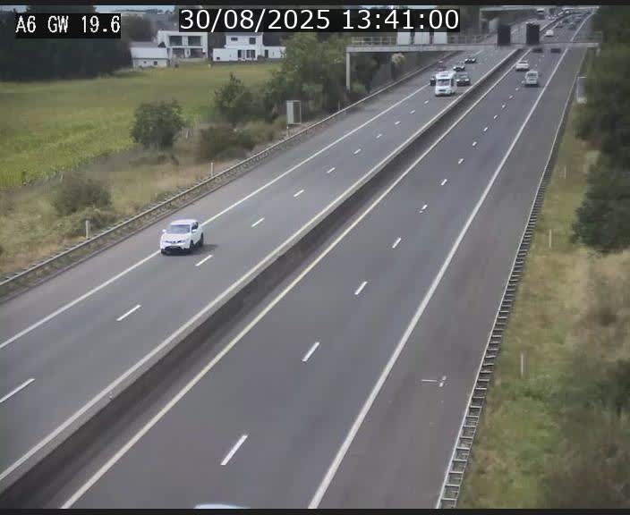 Traffic live webcam Luxembourg - Steinfort - A6 - BK 19.6 - direction Belgique