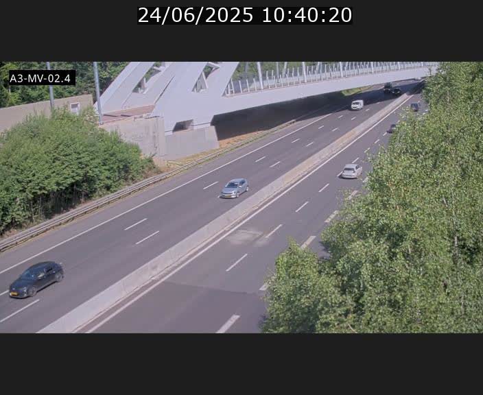 Webcam autoroute de la France (A3) au Luxembourg à Fentange, à proximité de la Croix de Gasperich. Vue orientée vers la Cloche d'Or