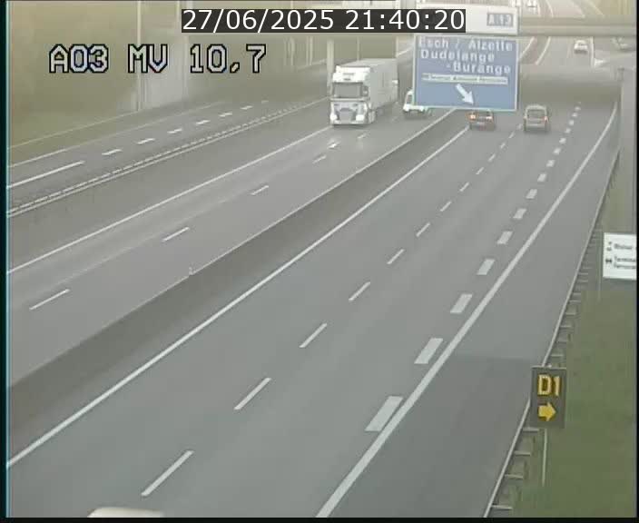 Traffic live webcam Luxembourg Croix de Bettembourg - A3 - BK 10.7 - direction France