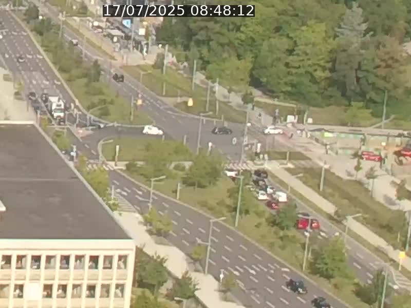 Webcam sur l'avenue John Fitzgerald Kennedy (N51) avec vue sur le Pont rouge (Pont Grande Duchesse Charlotte), l'arrêt Pfaffenthal et l'entrée du quartier Kirchberg
