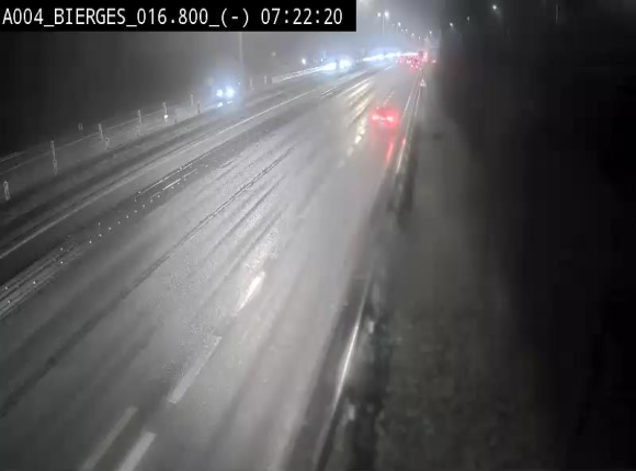 Webcam E411(A4) à Wavre, à hauteur de la sortie 5 Bierges. Vue orientée vers Bruxelles