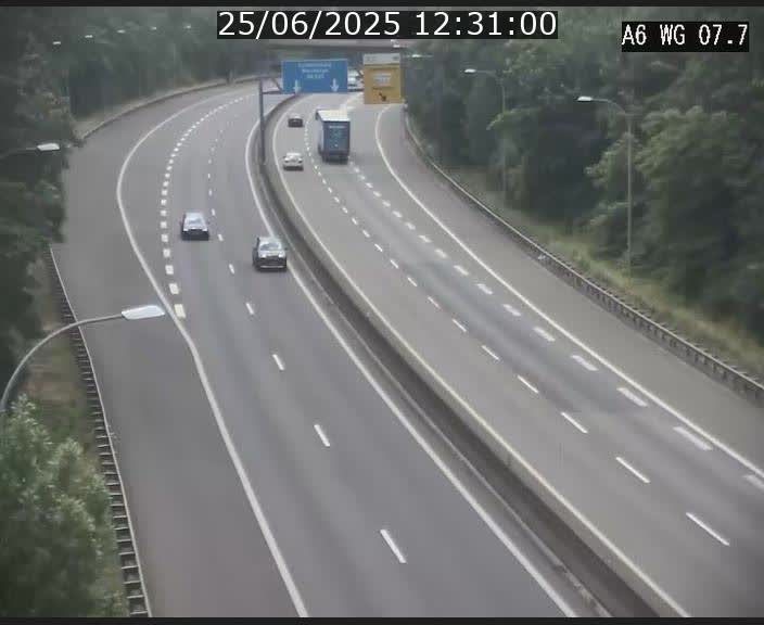 Traffic live webcam Luxembourg - Bridel - A6 - BK 7.7 - direction Belgique