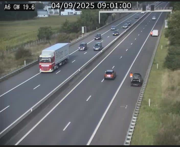 Traffic live webcam Luxembourg - Steinfort - A6 - BK 19.6 - direction Belgique