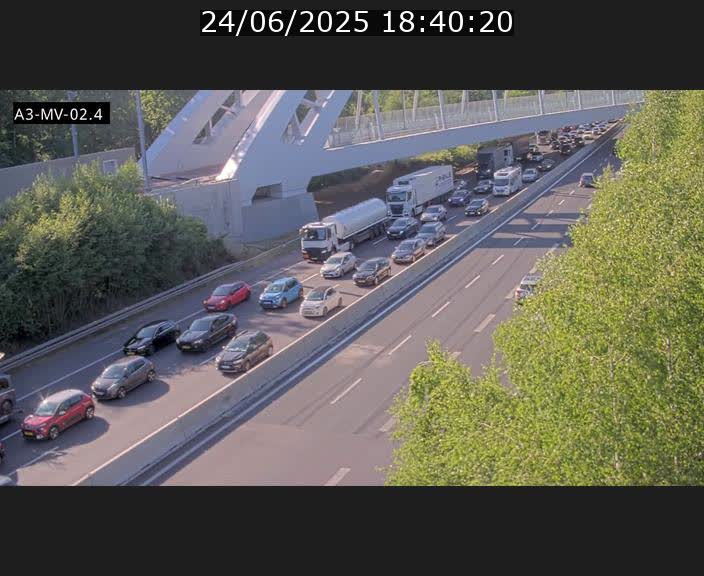 Webcam autoroute de la France (A3) au Luxembourg à Fentange, à proximité de la Croix de Gasperich. Vue orientée vers la Cloche d'Or