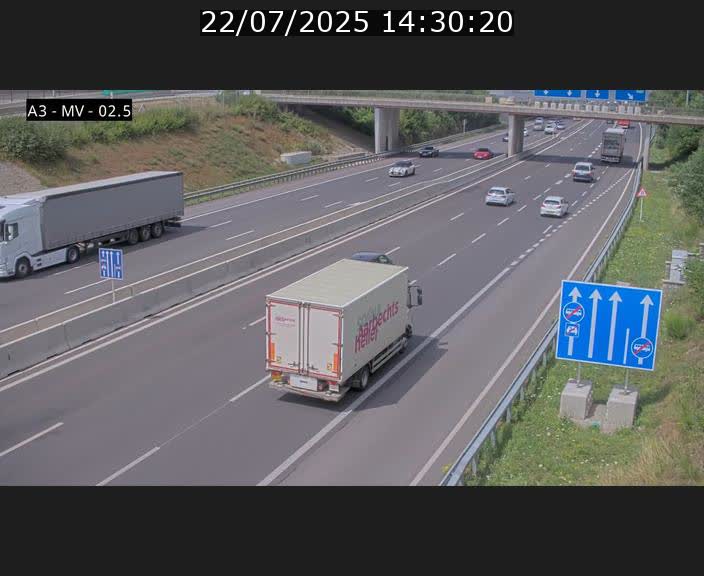 Webcam autoroute A3 au Luxembourg à proximité de la Croix de Gasperich. Vue orientée vers Luxembourg