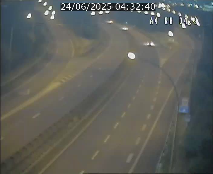 Traffic live webcam Luxembourg Leudelange - A4 - BK 4.9 - direction Luxembourg