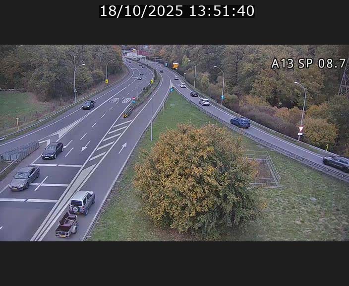 Traffic live webcam Luxembourg Jonction Lankelz - A13 direction Pétange - BK 8.7 