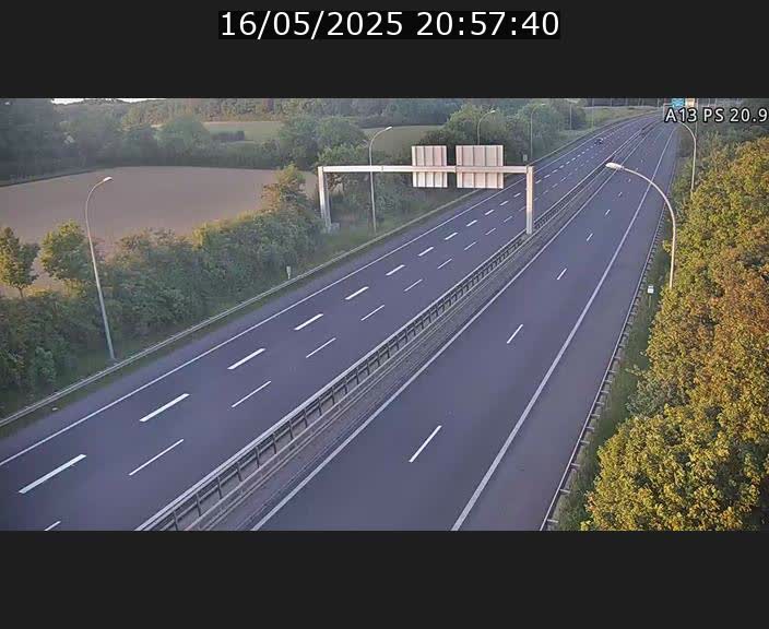 Traffic live webcam Luxembourg Croix de Bettembourg, rond-point d'Hellange - A13 direction Allemagne - BK 20.9