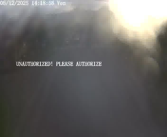 Webcam installée le long de D1 (France) à Ennery, pointée vers Metz, utile pour suivre précisément les conditions de trafic.