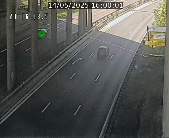 Traffic live webcam Luxembourg Senningen - A1 direction Luxembourg - BK 13.5