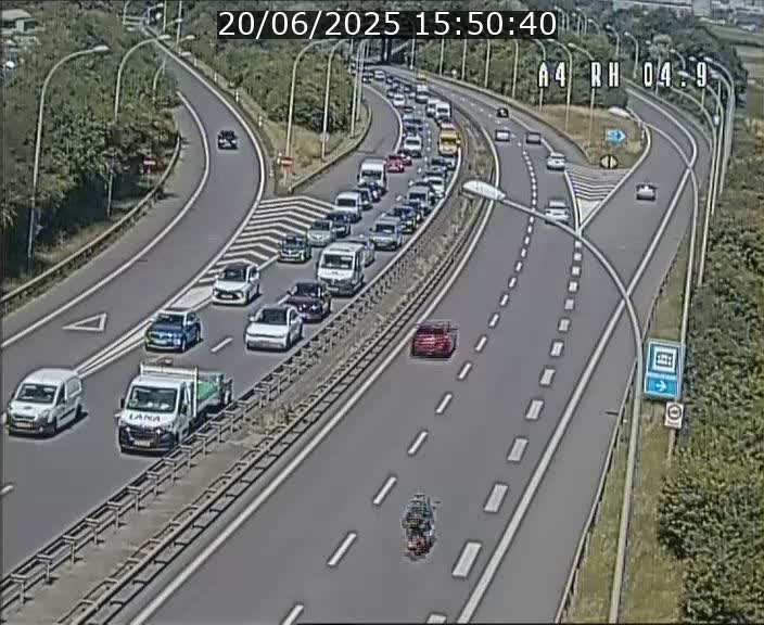 Traffic live webcam Luxembourg Leudelange - A4 - BK 4.9 - direction Luxembourg