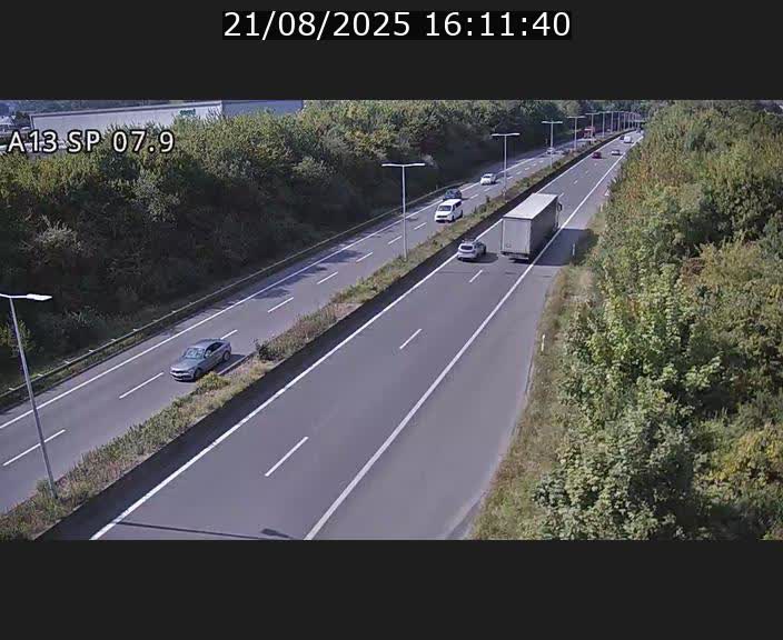 Traffic live webcam Luxembourg Jonction Lankelz - A13 direction Pétange - BK 7.9