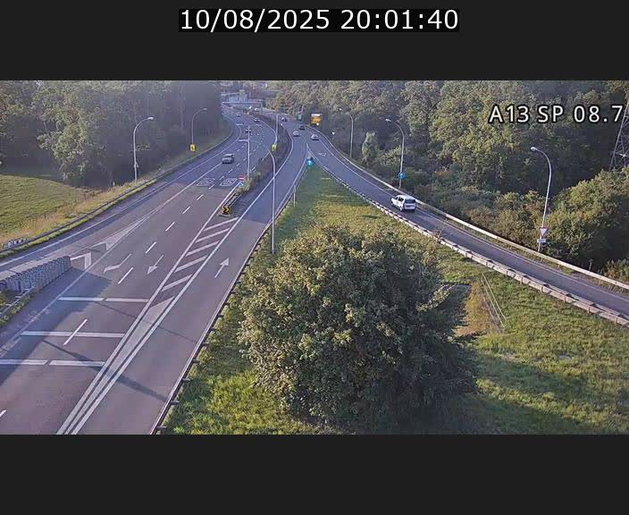 Traffic live webcam Luxembourg Jonction Lankelz - A13 direction Pétange - BK 8.7 