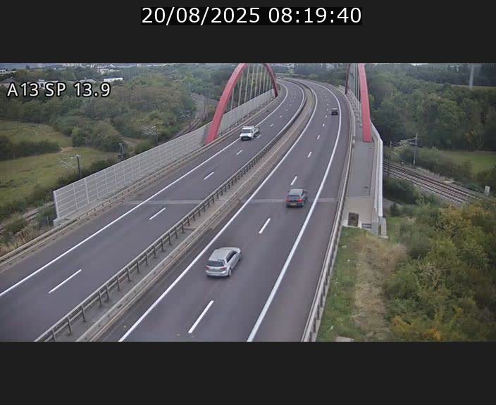 Traffic live webcam Luxembourg Kayl - A13 direction Esch-sur-Alzette/Luxembourg-ville - BK 13.9