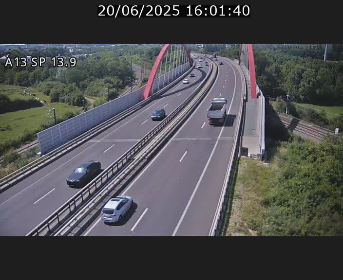 Traffic live webcam Luxembourg Kayl - A13 direction Esch-sur-Alzette/Luxembourg-ville - BK 13.9