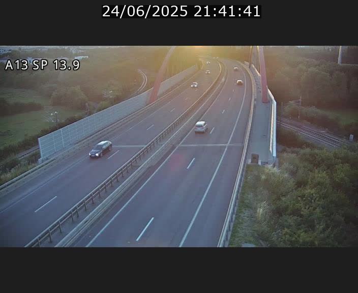 Traffic live webcam Luxembourg Kayl - A13 direction Esch-sur-Alzette/Luxembourg-ville - BK 13.9
