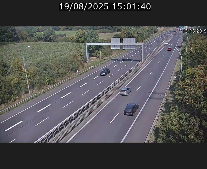 Traffic live webcam Luxembourg Croix de Bettembourg, rond-point d'Hellange - A13 direction Allemagne - BK 20.9