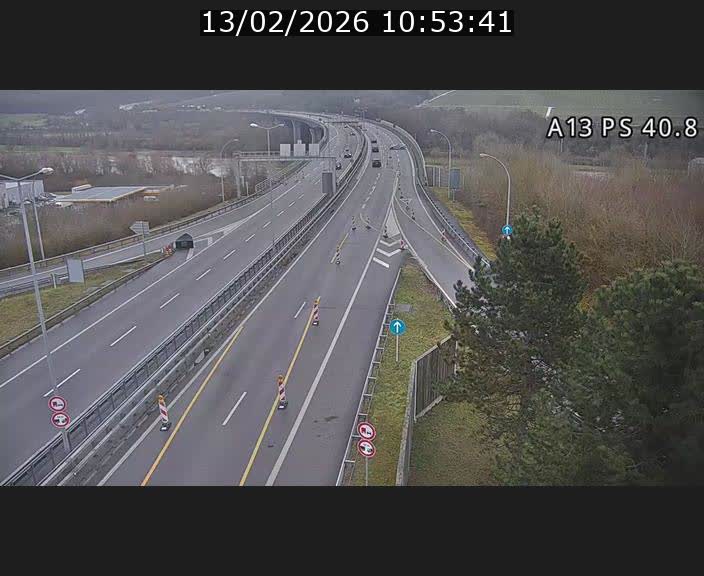 Webcam autoroute A13 à la sortie est du tunnel Markusbierg à Schengen. Vue sur le pont de la Moselle, vers l'Allemagne