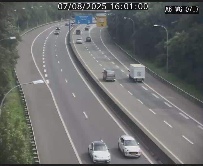 Traffic live webcam Luxembourg - Bridel - A6 - BK 7.7 - direction Belgique