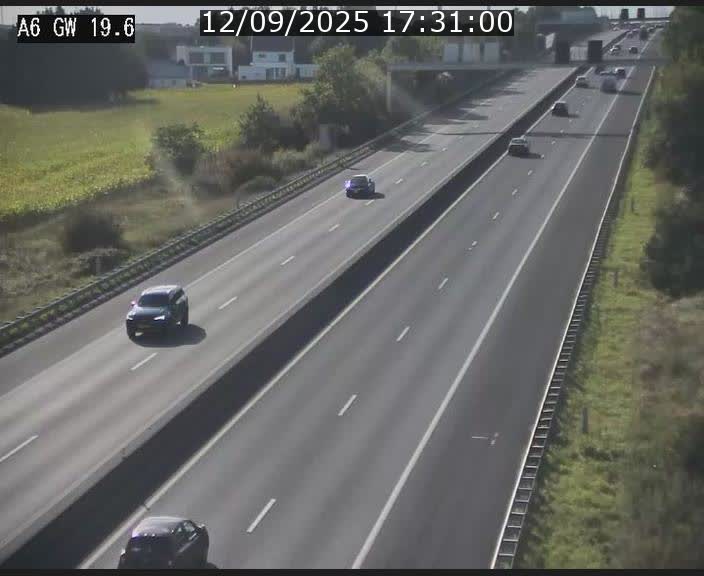 Traffic live webcam Luxembourg - Steinfort - A6 - BK 19.6 - direction Belgique