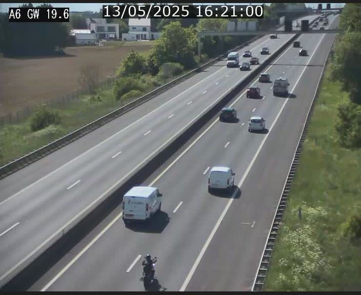 Traffic live webcam Luxembourg - Steinfort - A6 - BK 19.6 - direction Belgique