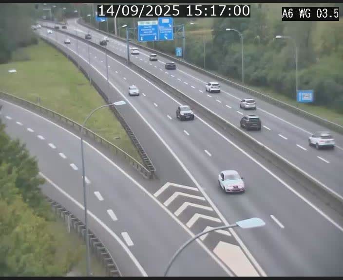 Traffic live webcam Luxembourg - Croix de Cessange - A6 - BK 3.5 - direction France/Allemagne
