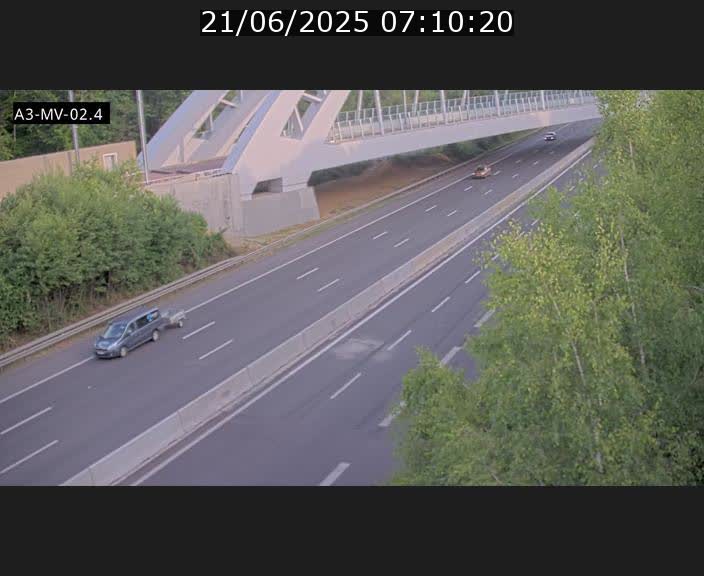 Webcam autoroute de la France (A3) au Luxembourg à Fentange, à proximité de la Croix de Gasperich. Vue orientée vers la Cloche d'Or