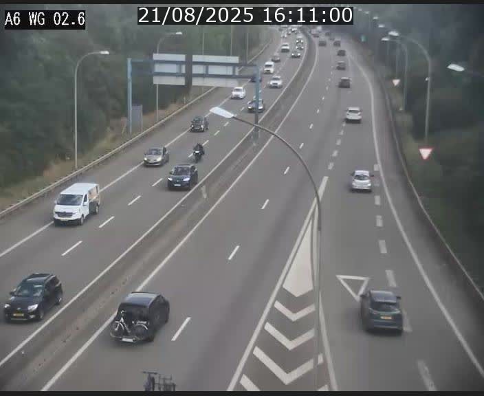Traffic live webcam Luxembourg Croix de Cessange - A6 - BK 2.6 - direction France/Allemagne
