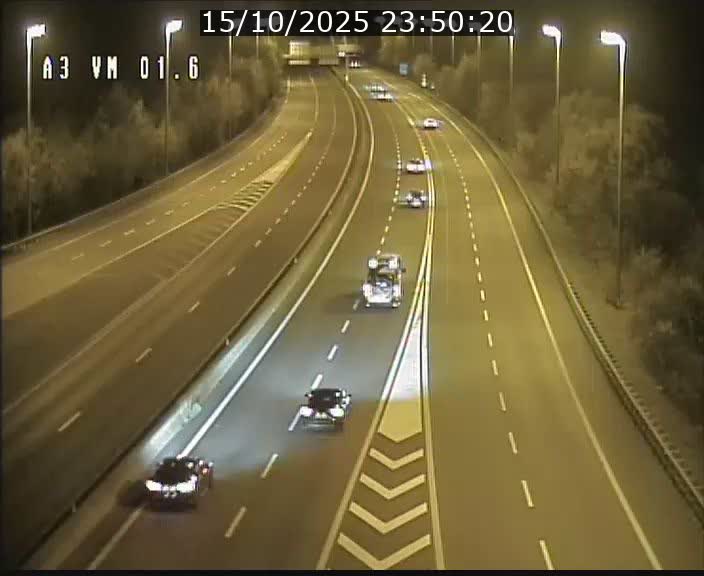 Traffic live webcam Luxembourg - Croix de Gasperich - A3 - BK 1.6 - direction France/Aire de Berchem