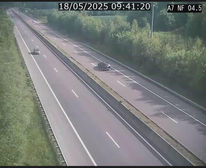 Caméra autoroute Luxembourg A7 - Passage à gibier Rëngelbour - direction Tunnel Grouft