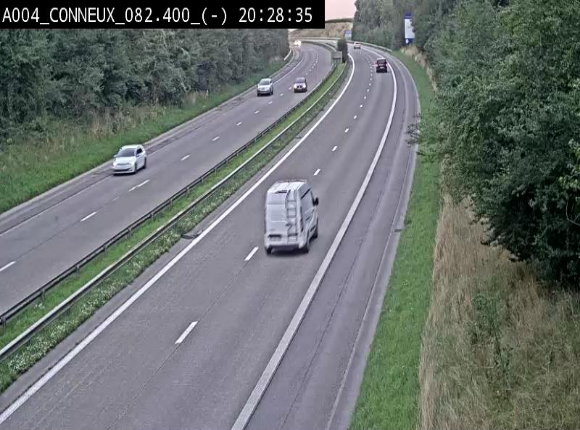 Webcam sur l'E411 avant les sorties 20 menant à Ciney, Dinant et Achêne. Vue orientée vers Namur