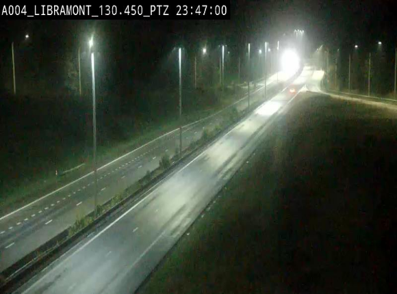 Webcam E411 à hauteur de la sortie 25 de Libramont menant vers Bouillon, Sedan et Reims via la N89. Vue orientée vers Bruxelles