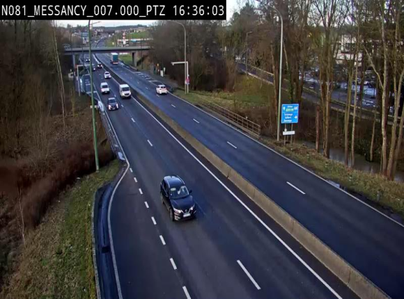 Webcam sur la N81 (E411) à hauteur du Cora Messancy. Vue orientée vers Arlon