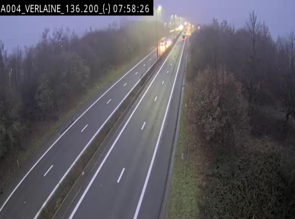 Webcam sur l'E411 à hauteur du pont surplombant la N40, à proximité de la sortie 26 Verlaine - Libramont-Chevigny. Vue orientée vers Namur