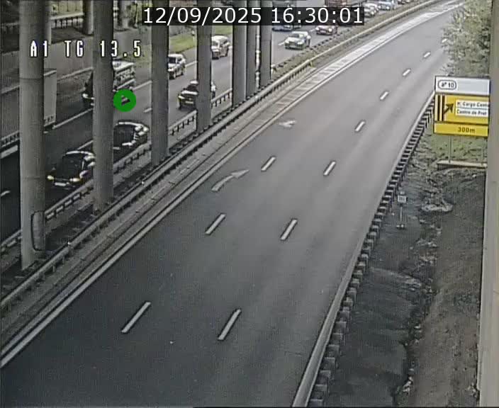 Traffic live webcam Luxembourg Senningen - A1 direction Luxembourg - BK 13.5