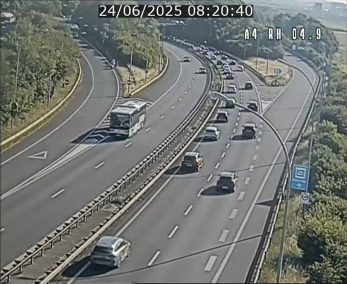 Traffic live webcam Luxembourg Leudelange - A4 - BK 4.9 - direction Luxembourg
