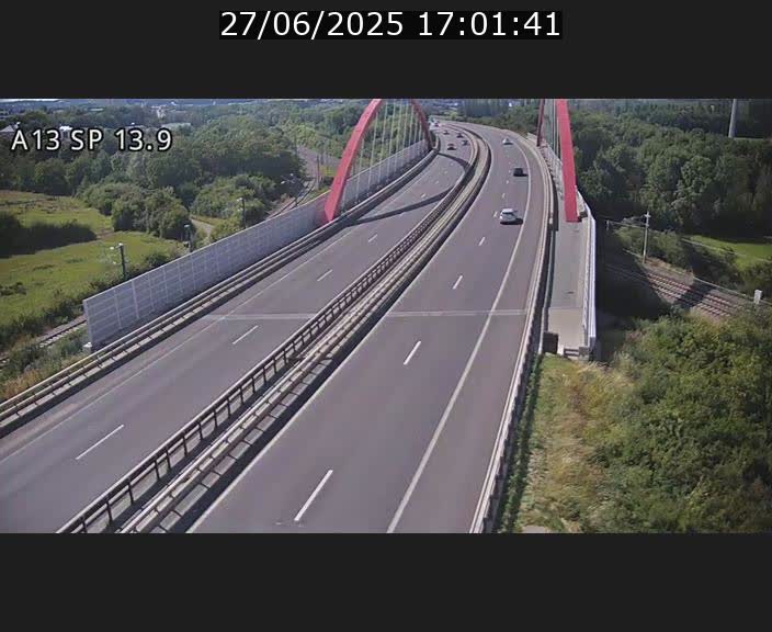 Traffic live webcam Luxembourg Kayl - A13 direction Esch-sur-Alzette/Luxembourg-ville - BK 13.9