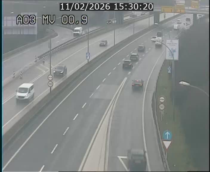 Traffic live webcam Luxembourg Croix de Gasperich - A3 - BK 0.4 - direction Luxembourg