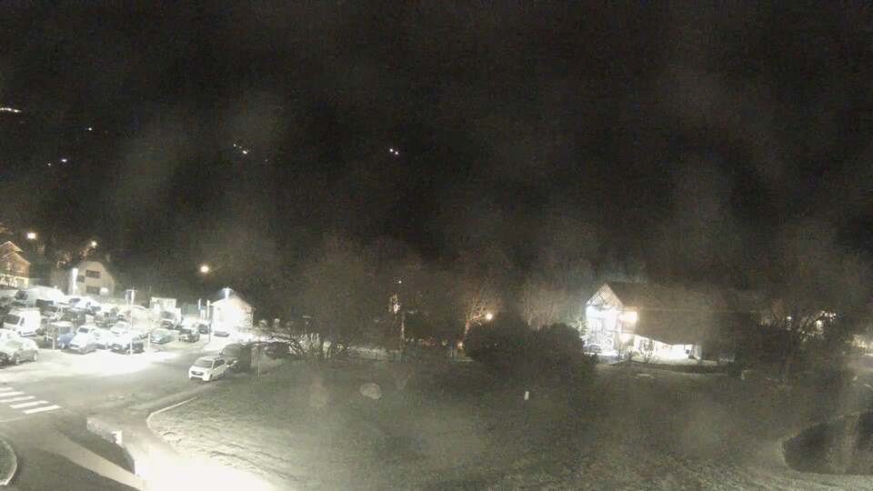 Webcam au niveau de la mairie du village du Bourg d'Oisans, aux pieds de l'Alpe d'Huez et aux portes du parc des Écrins