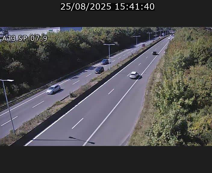 Traffic live webcam Luxembourg Jonction Lankelz - A13 direction Pétange - BK 7.9