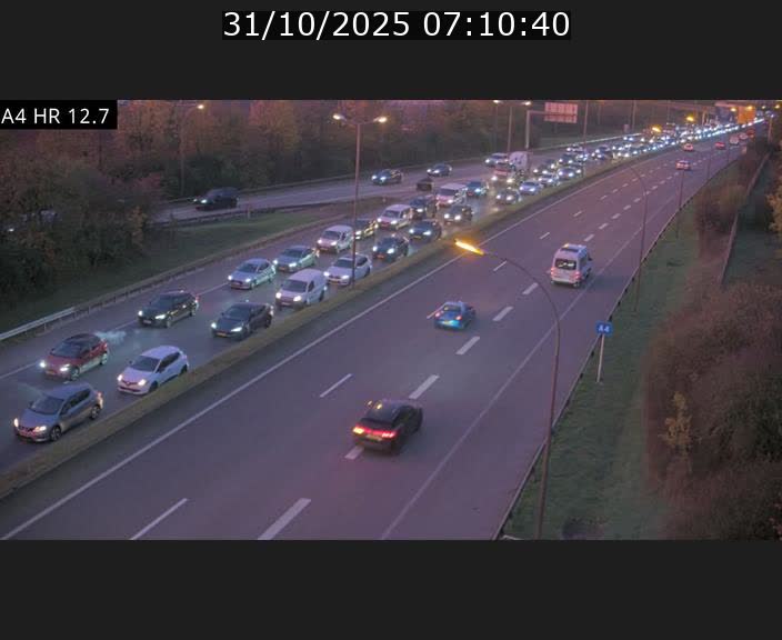 Traffic live webcam Luxembourg Esch sur Alzette - A4 - BK 12.7 - direction Esch-Belval