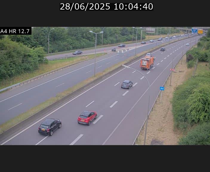 Traffic live webcam Luxembourg Esch sur Alzette - A4 - BK 12.7 - direction Esch-Belval