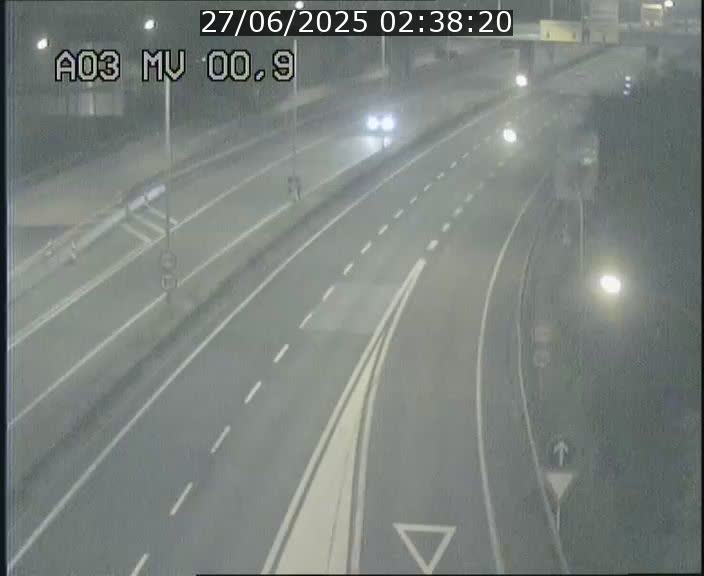 Traffic live webcam Luxembourg Croix de Gasperich - A3 - BK 0.4 - direction Luxembourg