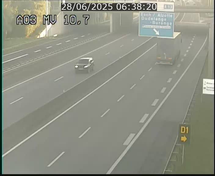 Traffic live webcam Luxembourg Croix de Bettembourg - A3 - BK 10.7 - direction France