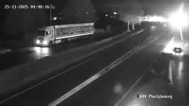 Webcam de surveillance sur D604 (France) à Phalsbourg, cadrée vers Phalsbourg, proposant une information routière utile aux déplacements quotidiens.
