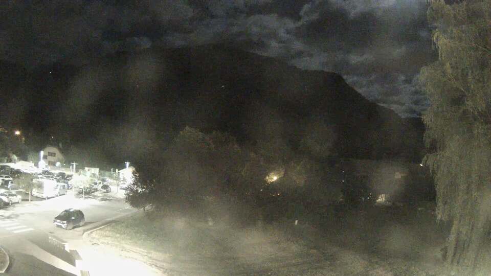 Webcam au niveau de la mairie du village du Bourg d'Oisans, aux pieds de l'Alpe d'Huez et aux portes du parc des Écrins