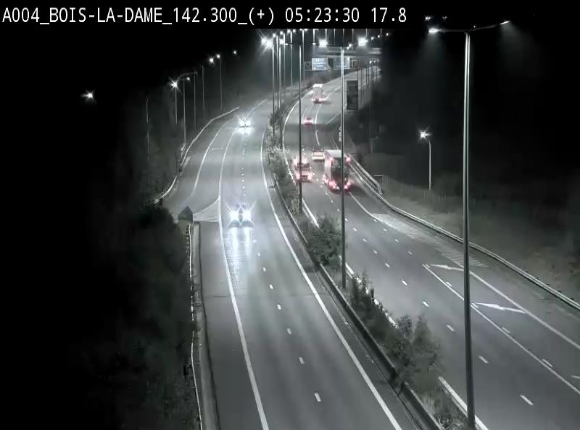 Webcam située entre la sortie 29 Neufchâteau et la jonction avec l'E25 en direction de Liège et Luxembourg