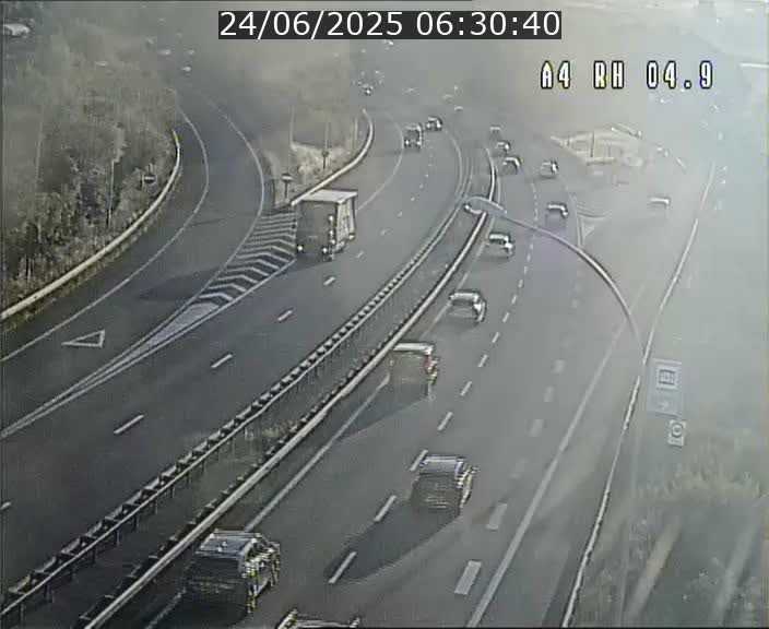 Traffic live webcam Luxembourg Leudelange - A4 - BK 4.9 - direction Luxembourg